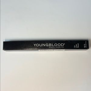 Young Blood Lip Liner Pencil in Pout